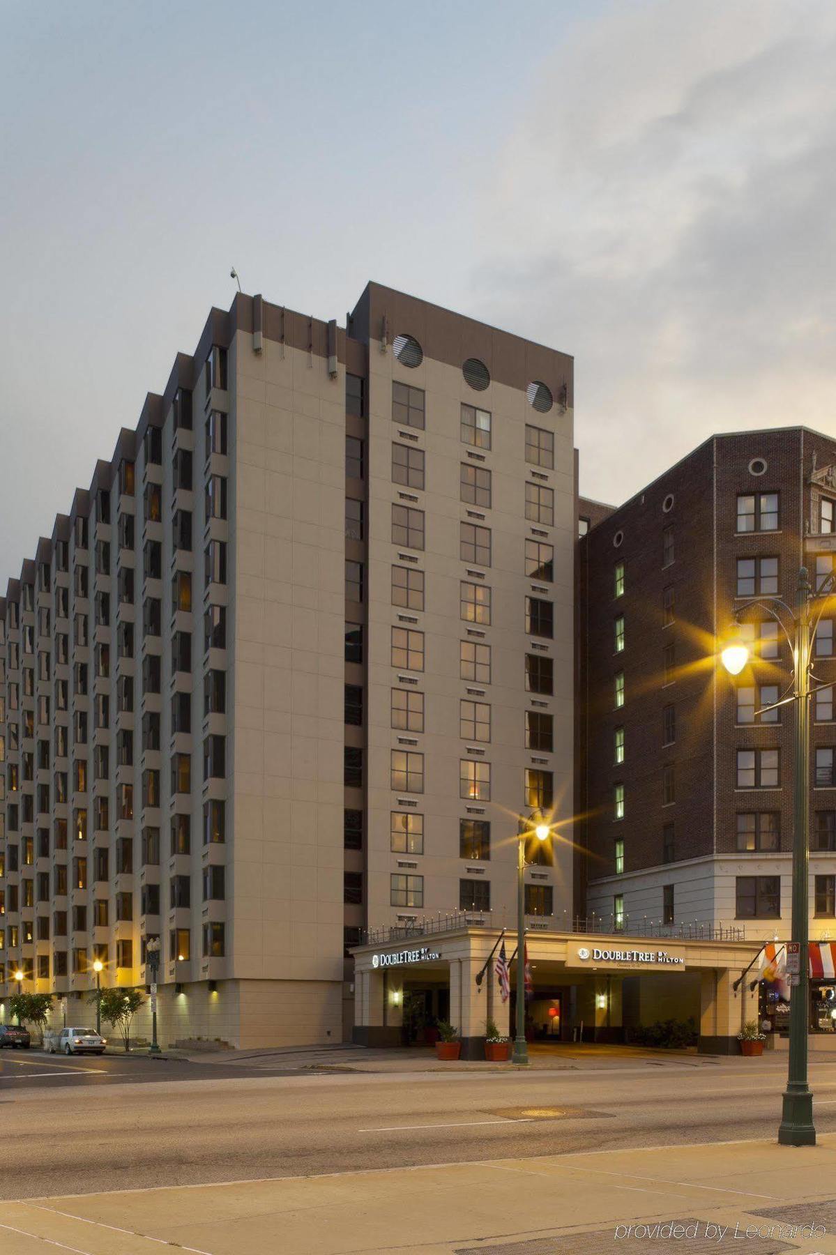 Отель Doubletree By Hilton Memphis Downtown Экстерьер фото
