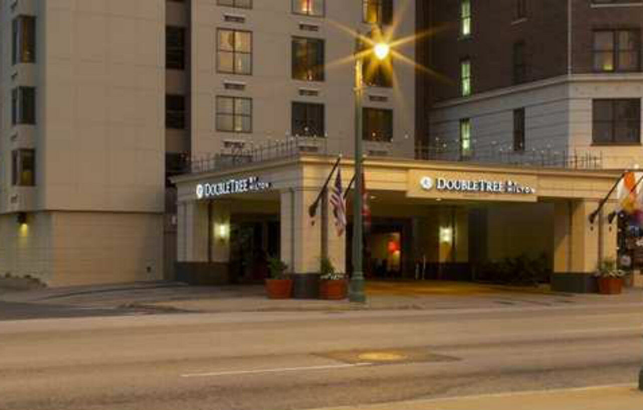 Отель Doubletree By Hilton Memphis Downtown Экстерьер фото